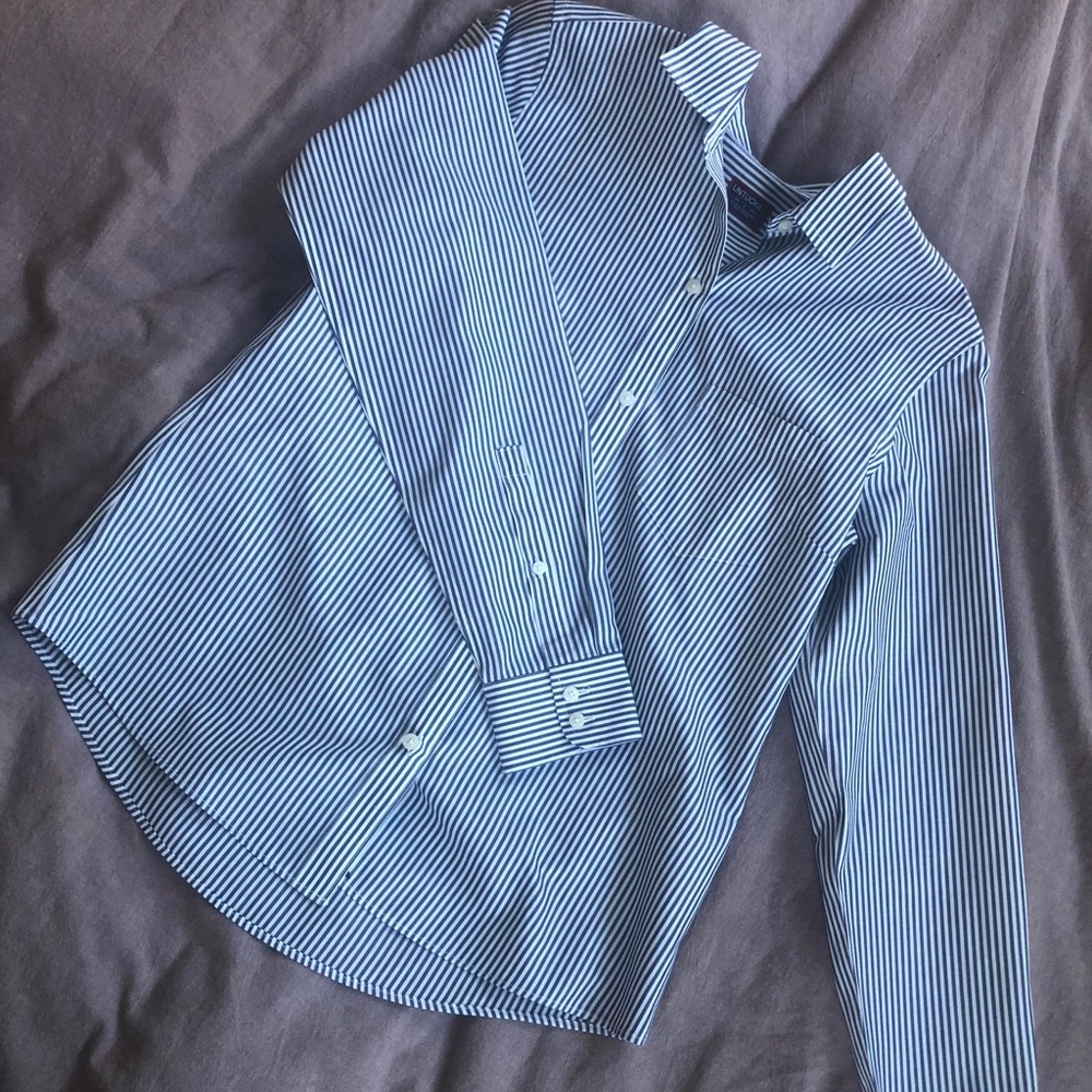 Untuckit women’s striped shirt for sale!